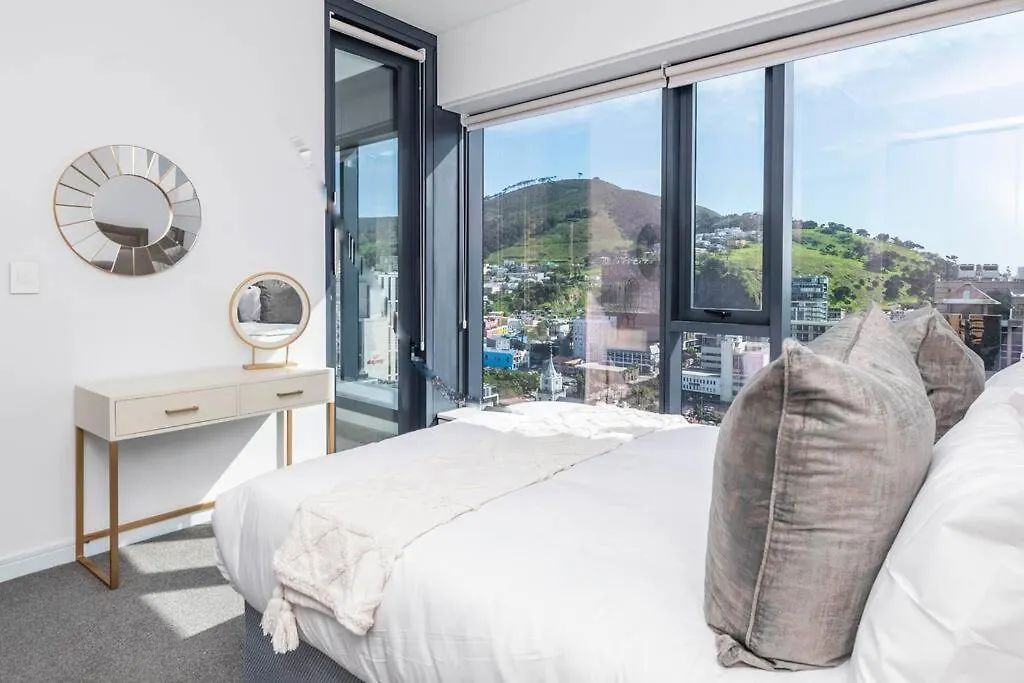 Stunning One Bed At The Rubik Daire Cape Town