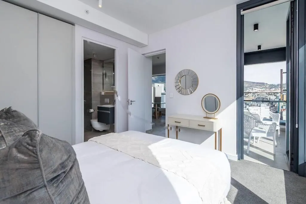 Stunning One Bed At The Rubik Daire Cape Town