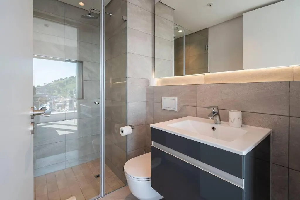 Stunning One Bed At The Rubik Daire Cape Town